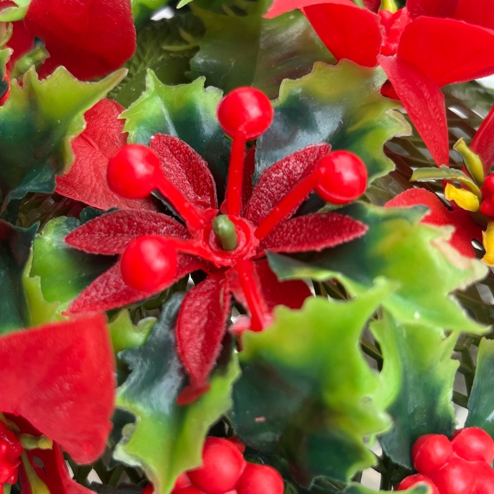 70's Christmas Poinsettia Table Decor - Christmas Kitsch Decoration - Xmas Decor - Picture 12 of 12